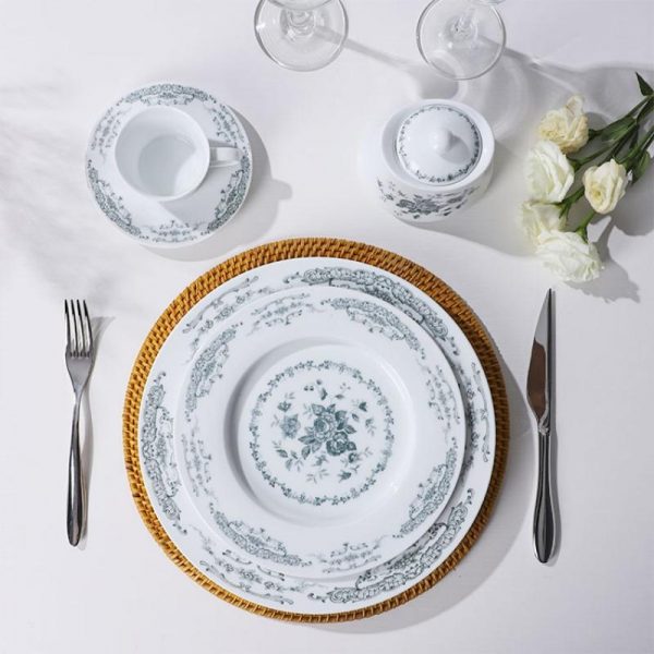 Art of Dining Exploring the World of Wholesale Dinnerware Sets