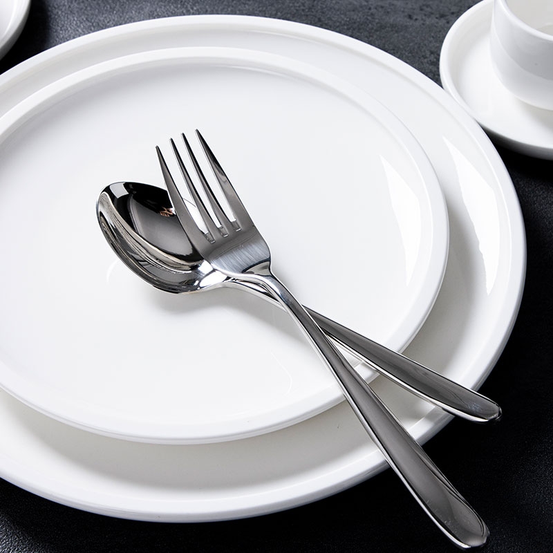 restaurant plates