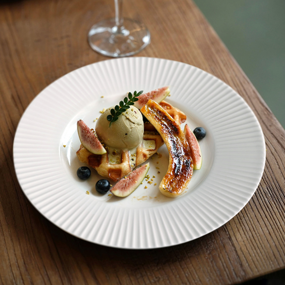 P&T Royal Ware Bone China Plate for Restaurant