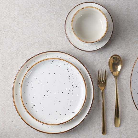 P&T Royal Ware Porcelain Dinnerware