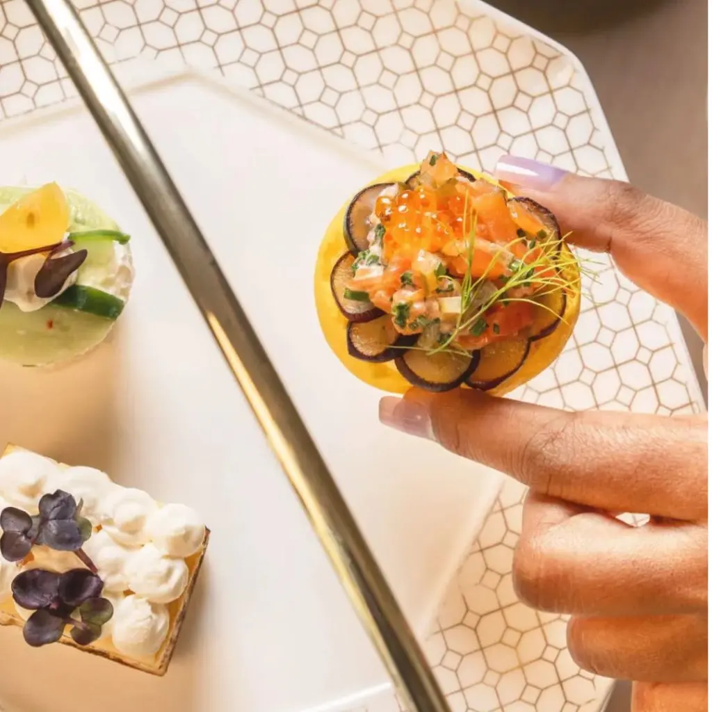 P&T Royal Ware bone china dinnerware validated at Address Beach Resort Fujairah