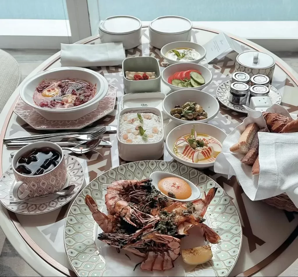 Porcelain dinnerware showing durable glaze and smooth surface