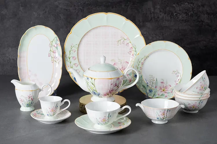 P&T Royal Ware restaurant dinnerware collection