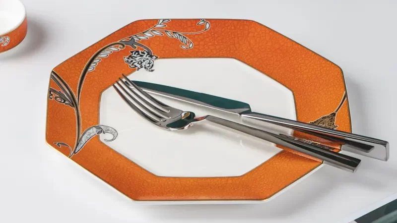 Porcelain restaurant plates for professional food service