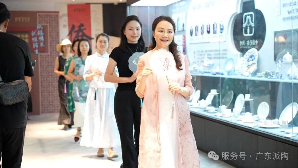 Ms. Xu Hong leading the porcelain-inspired aesthetic runway experience